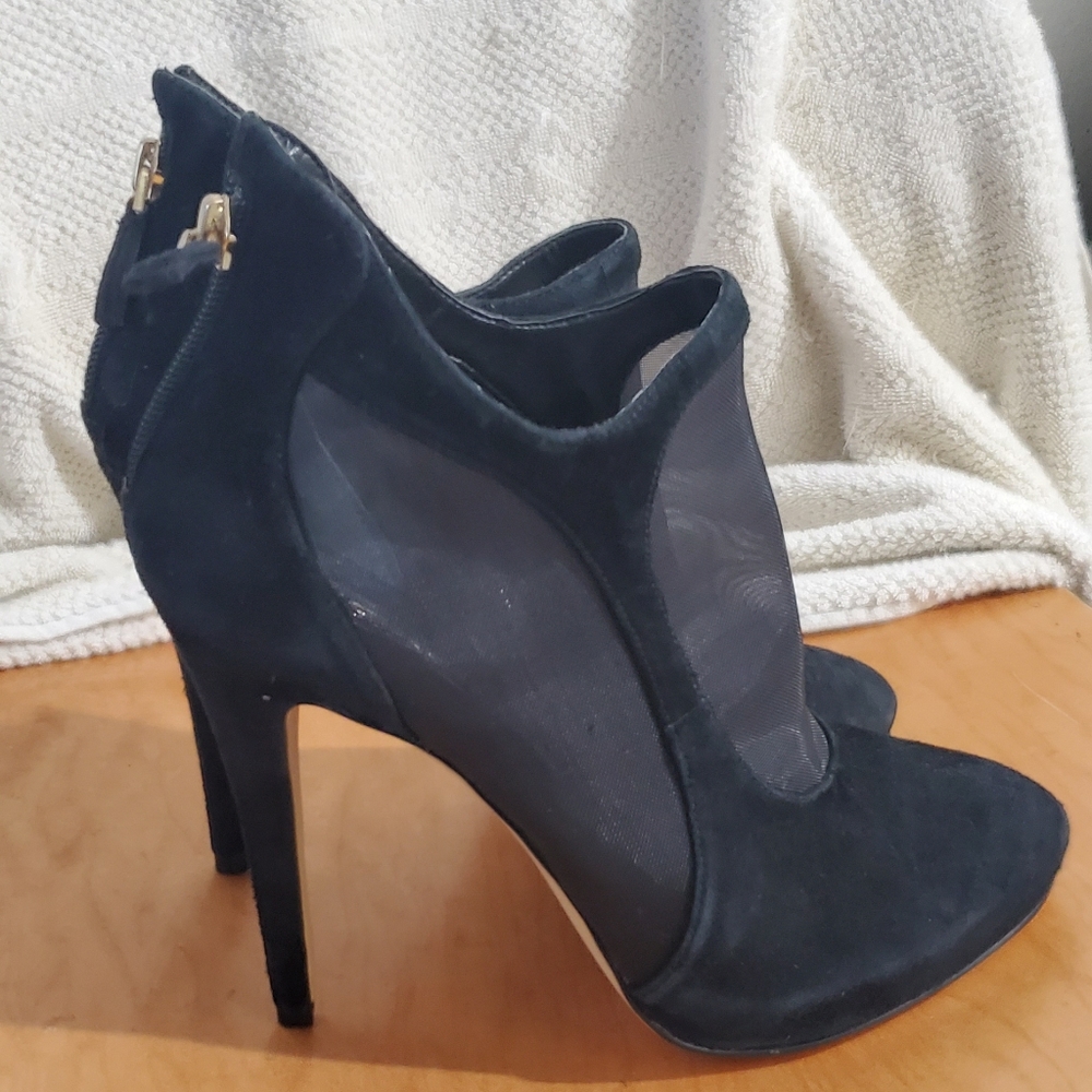 Guess size 10